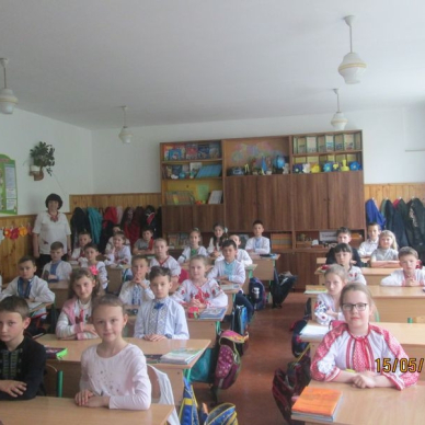 День вишиванки у школі