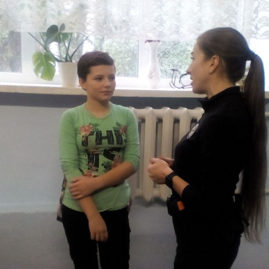 Урок-зустріч «Соціальне середовище і здоров’я» з інспектором ювенальної поліції